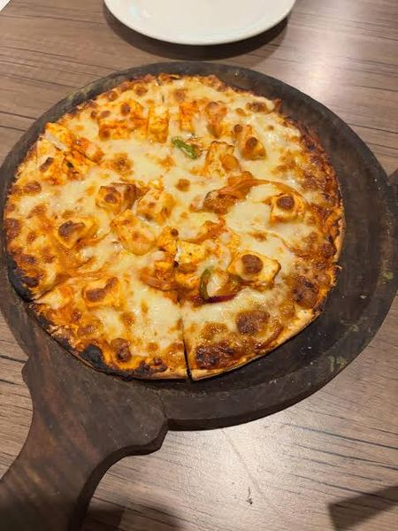 Paneer Makhni PIzza