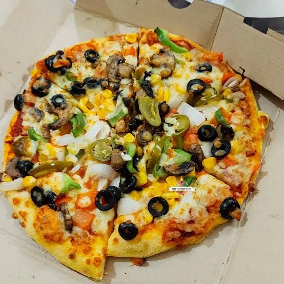 Veg Extravaganza pizza